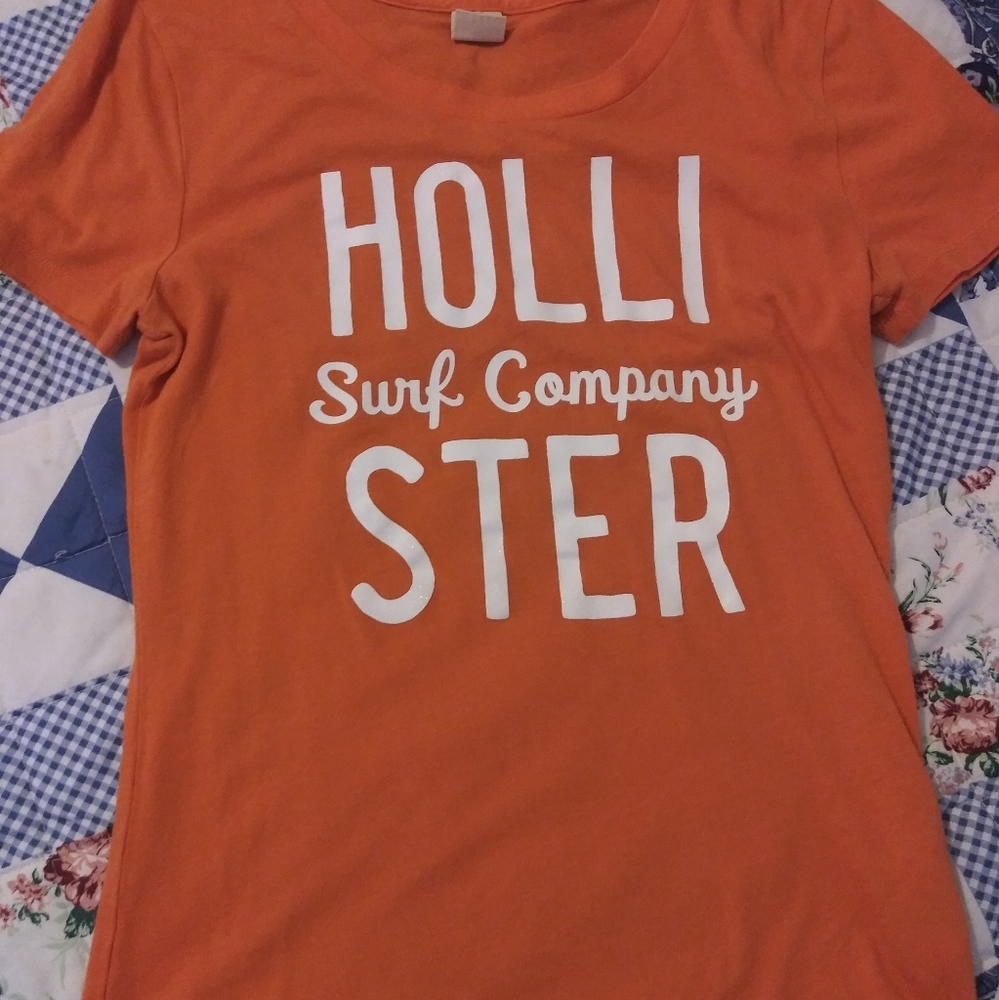 Hollister t-shirt